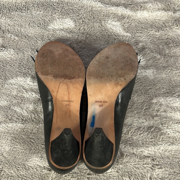 Plenty Tracy Reese Gilda Heels Black leather Navy suede, Kiltie Bows sz … - Picture 6 of 10